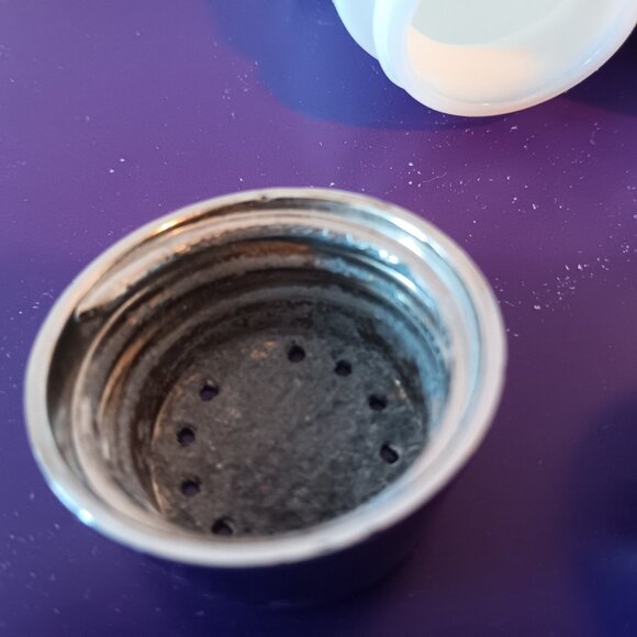 Vintage salt and pepper shaker set - Picture 2 of 7